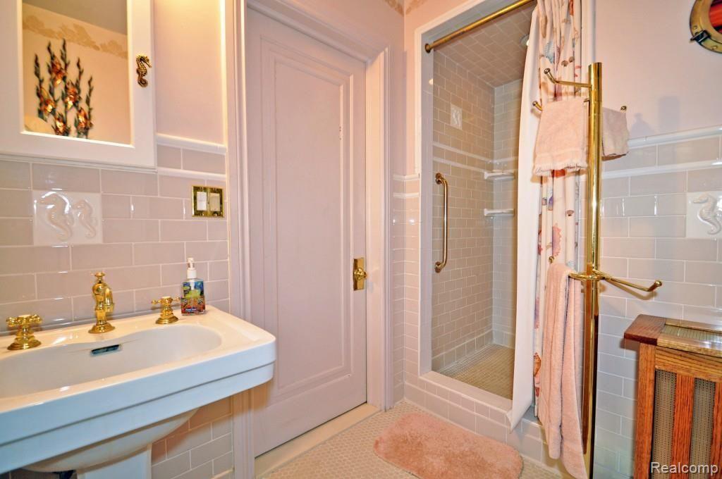 951 Pemberton Road Grosse Pointe, MI 48230 - Photo 21 of 34 20.jpg