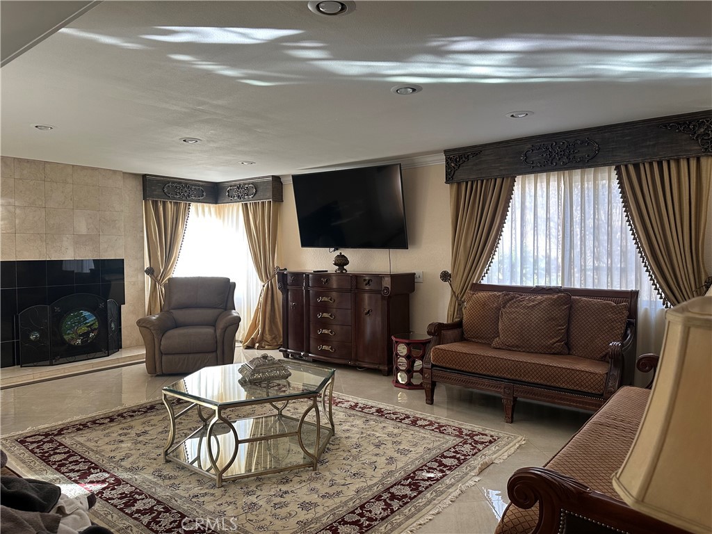 2247 North 1st Avenue Upland, CA 91784 - Photo 4 of 33