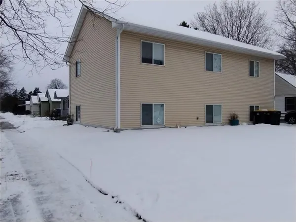 $1,850 | 220 1st Street, Farmington, MN 55024