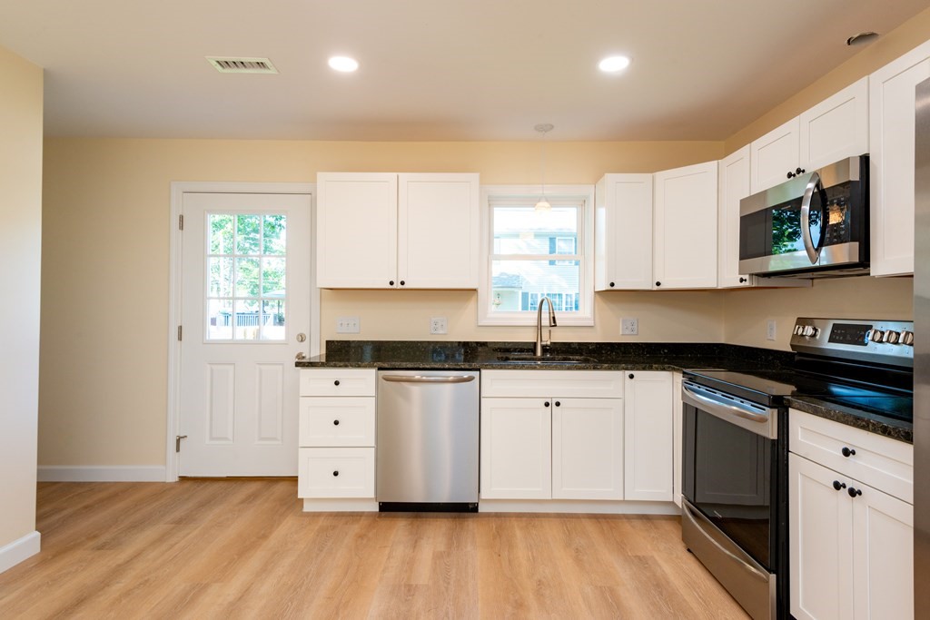 3 County Street, Unit A Peabody, MA 01960 - Photo 15 of 42