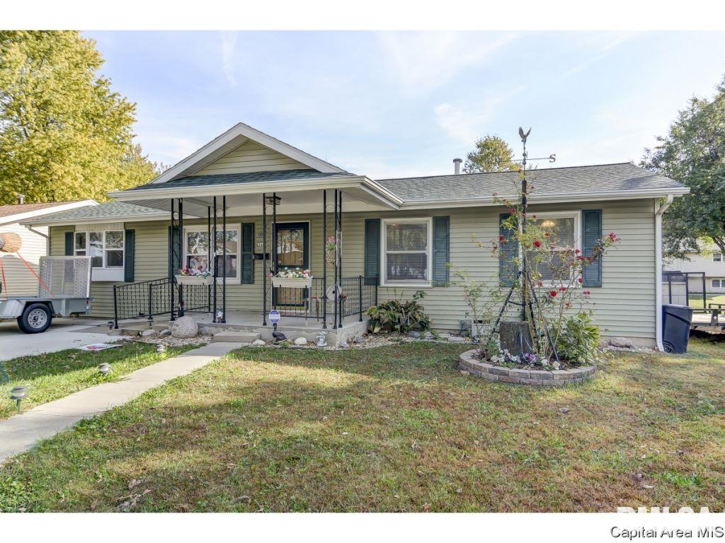 26 Buckingham Road Chatham, IL 62629 - Photo 1 of 28 Gallery Image 1