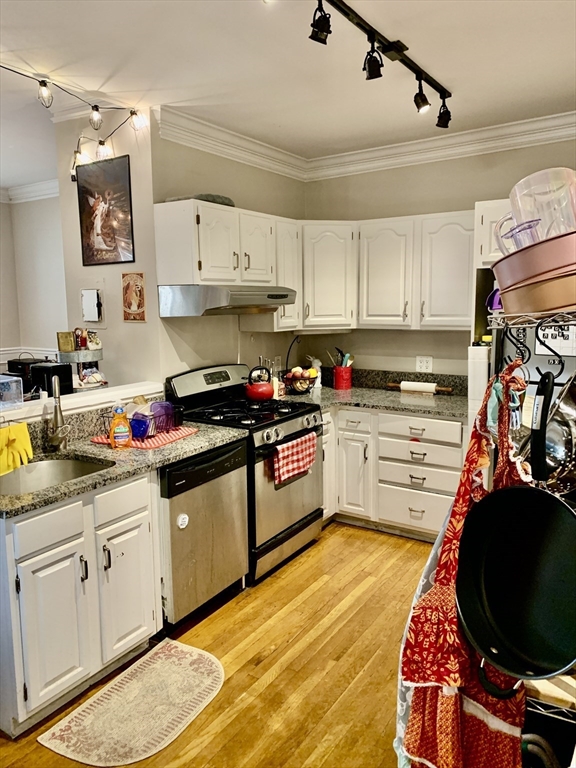 105 High Street, Unit 17 Boston, MA 02129 - Photo 2 of 13