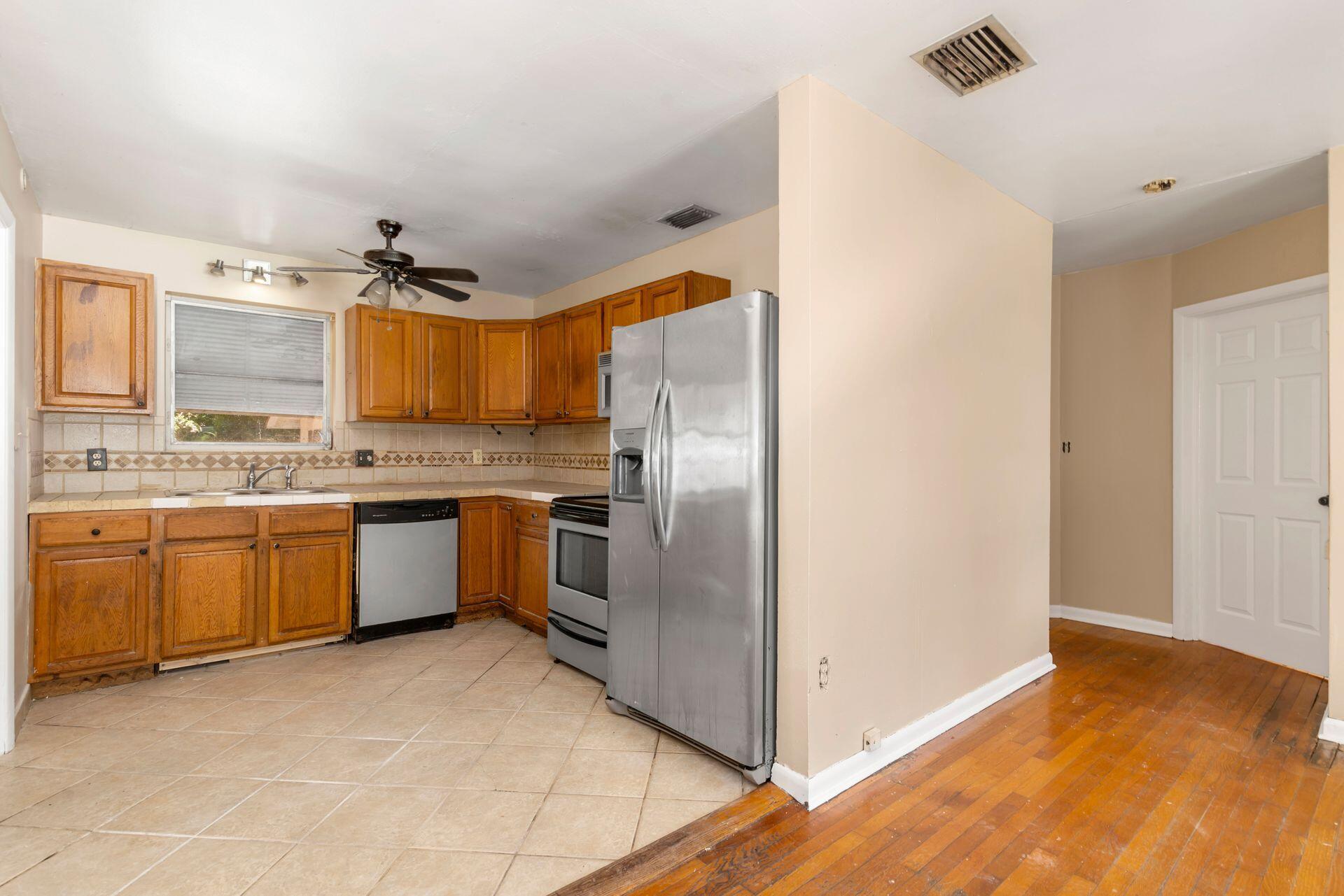 2609 Richard Road West Palm Beach, FL 33403 - Photo 7 of 21 Richard Road Kitchen