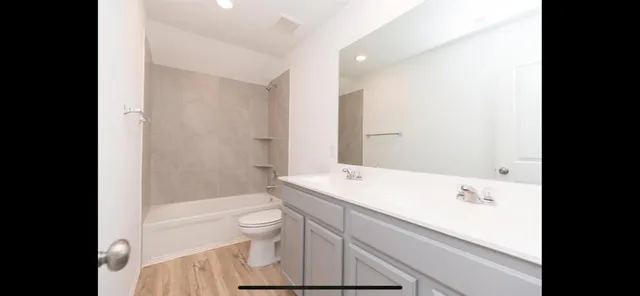 $2,400 | 19044 Pinewood Grove Trail, New Caney, TX 77357