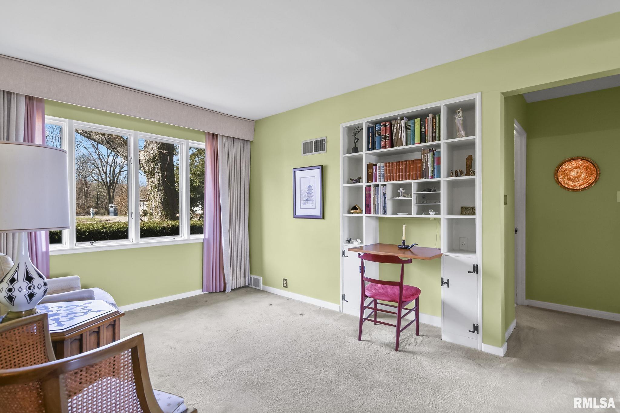 18 The Elms Lane Springfield, IL 62712 - Photo 13 of 39 Gallery Image 13