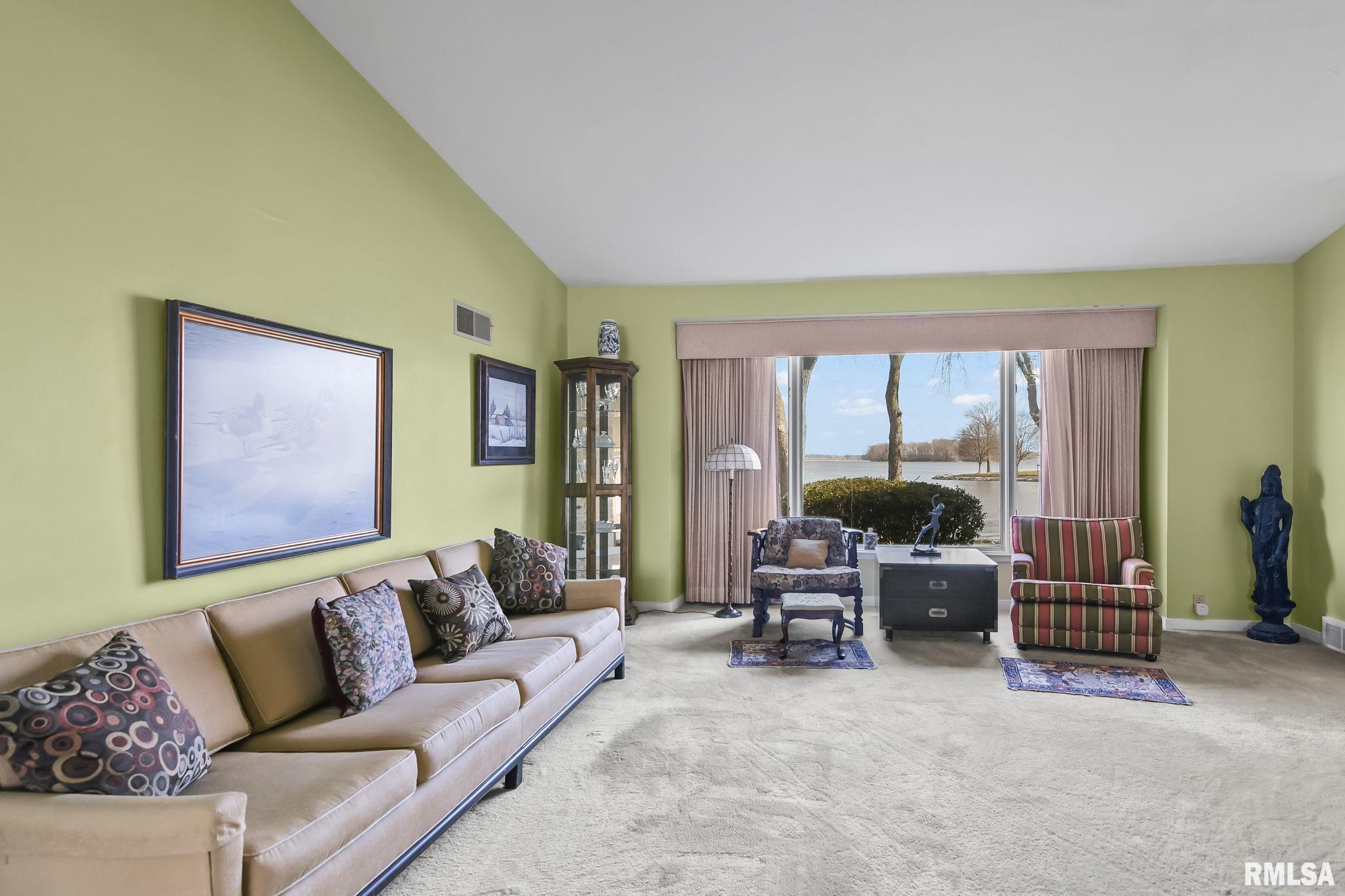 18 The Elms Lane Springfield, IL 62712 - Photo 9 of 39 Gallery Image 9
