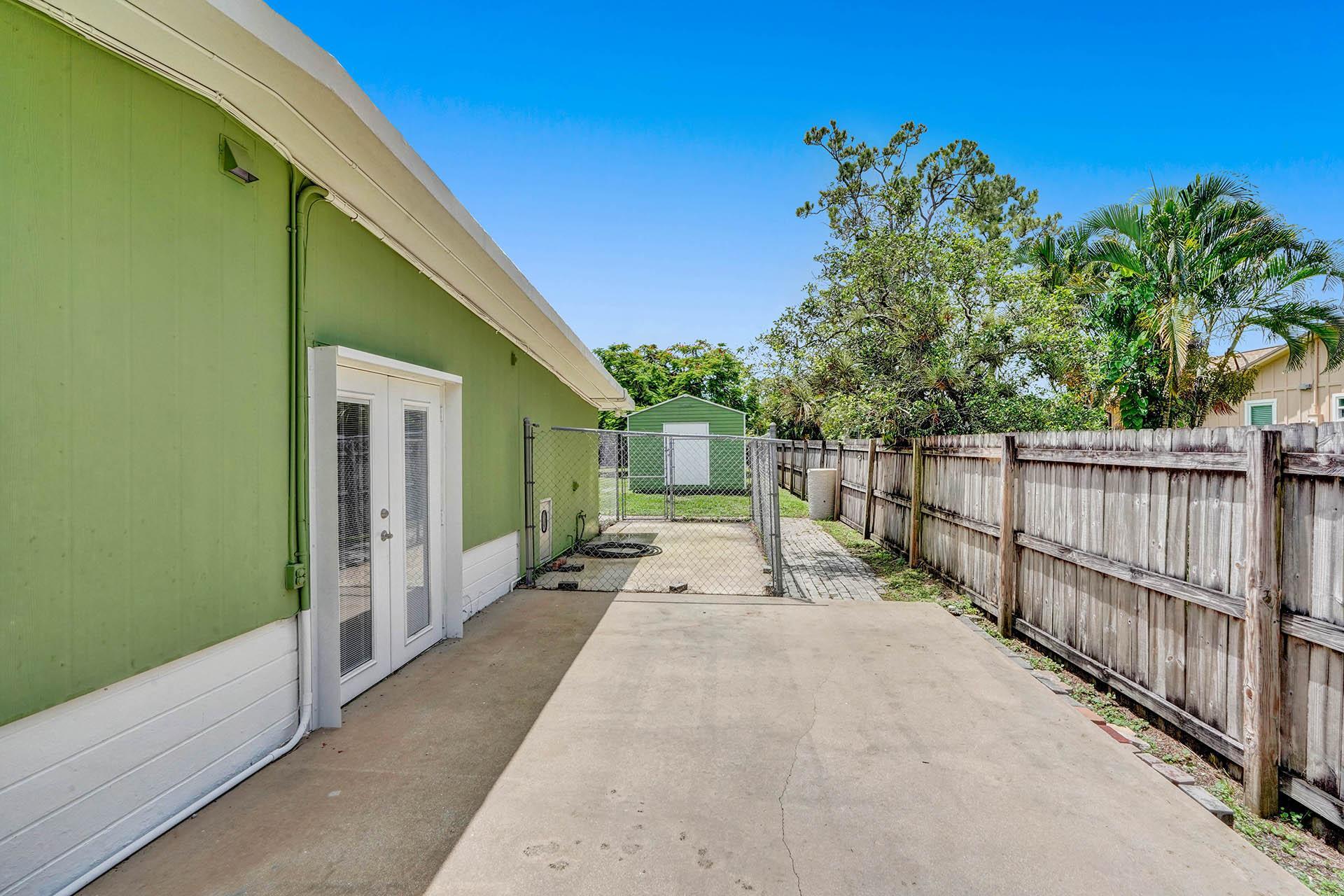 79 Canton Road Lake Worth, FL 33467 - Photo 24 of 33 3.2 DSC00005