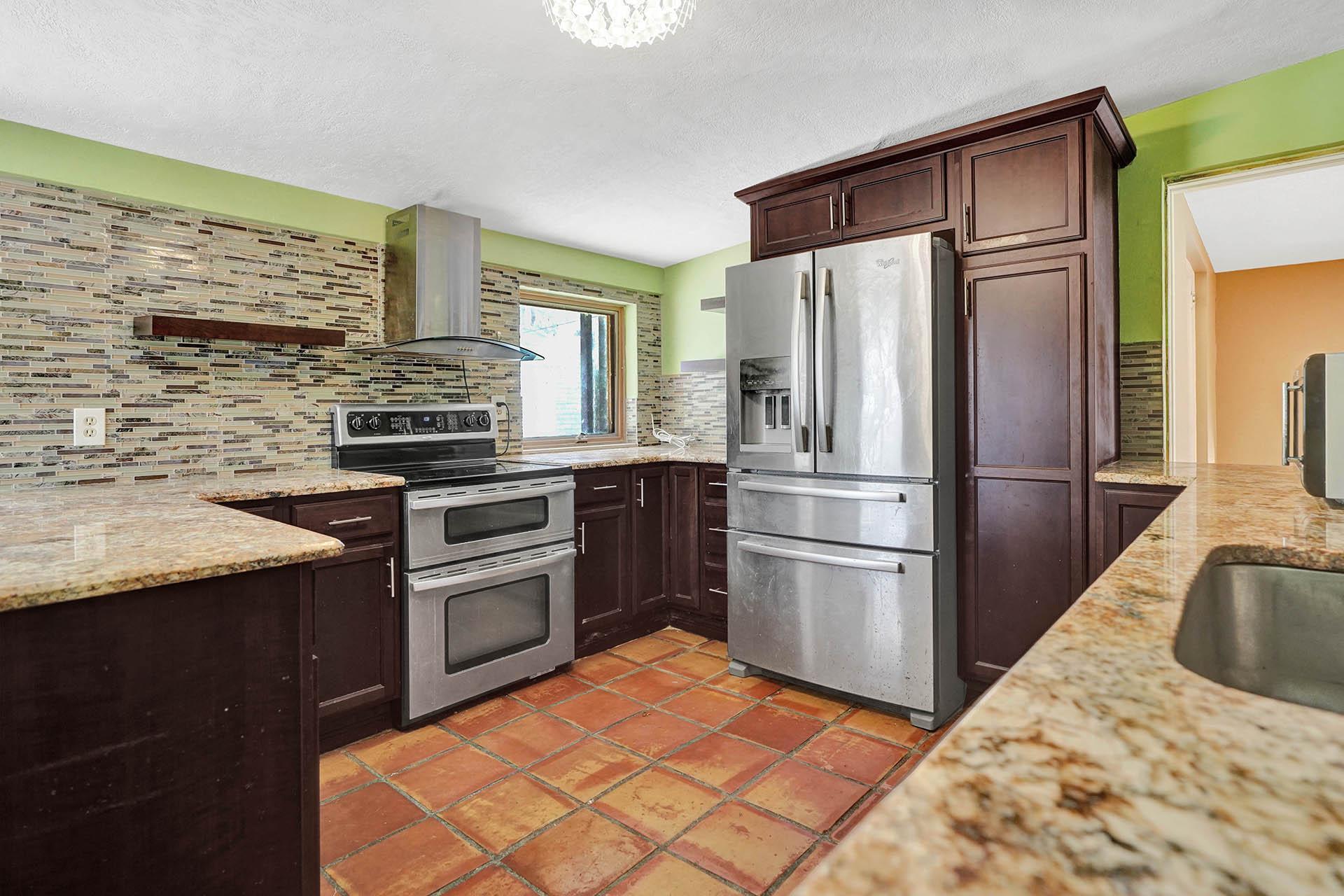 79 Canton Road Lake Worth, FL 33467 - Photo 4 of 33 1.3 DSC00158