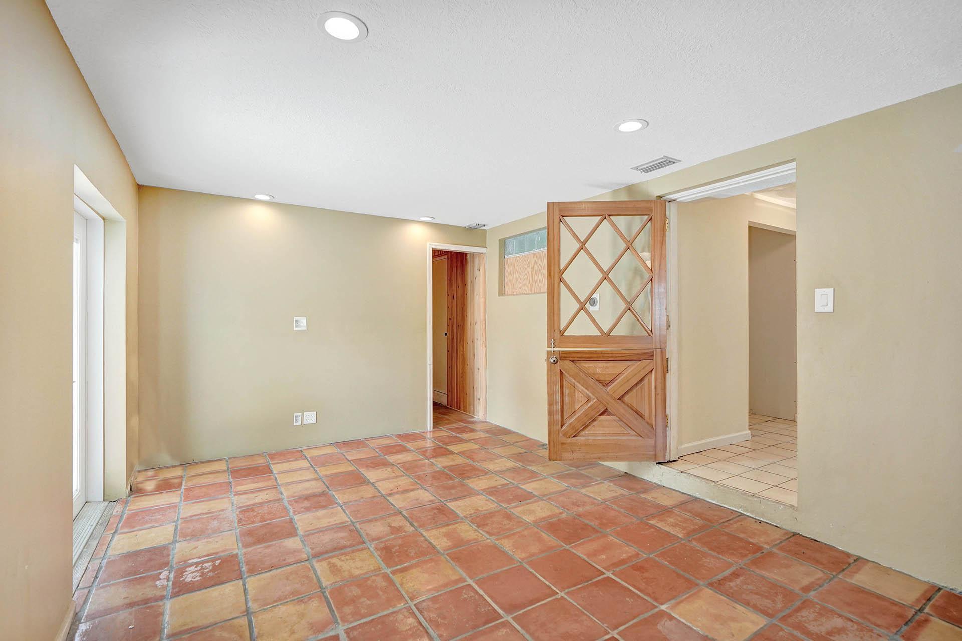 79 Canton Road Lake Worth, FL 33467 - Photo 7 of 33 1.6 DSC00131