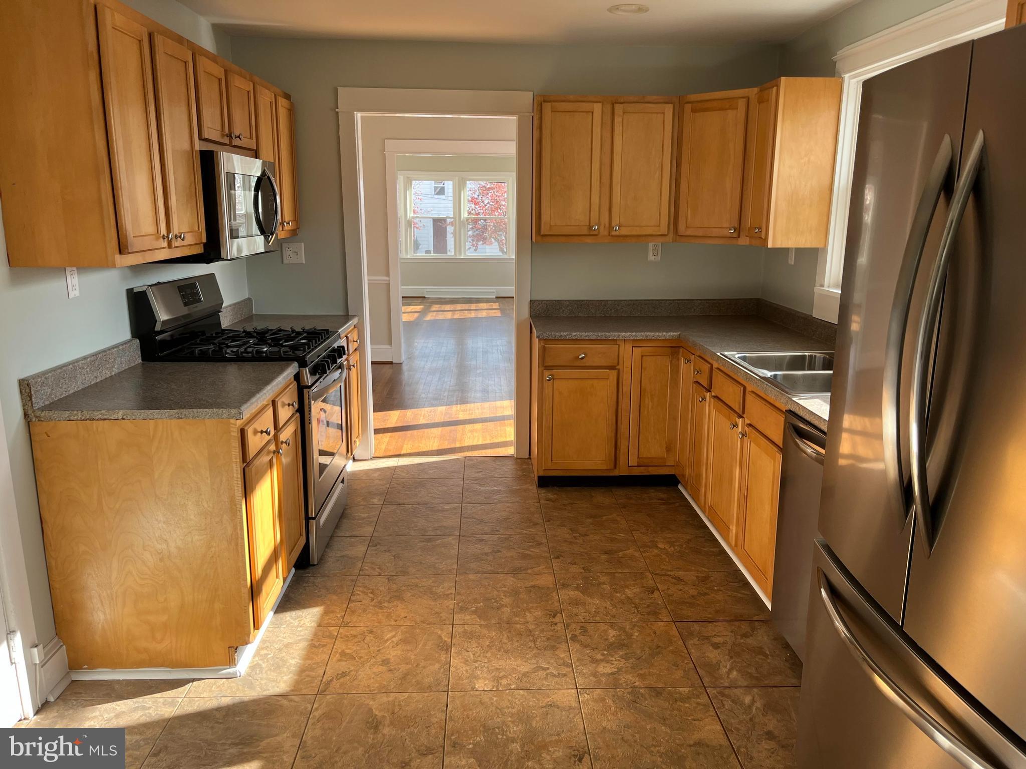 35 South Dupont Road Wilmington, DE 19804 - Photo 11 of 24 Kitchen