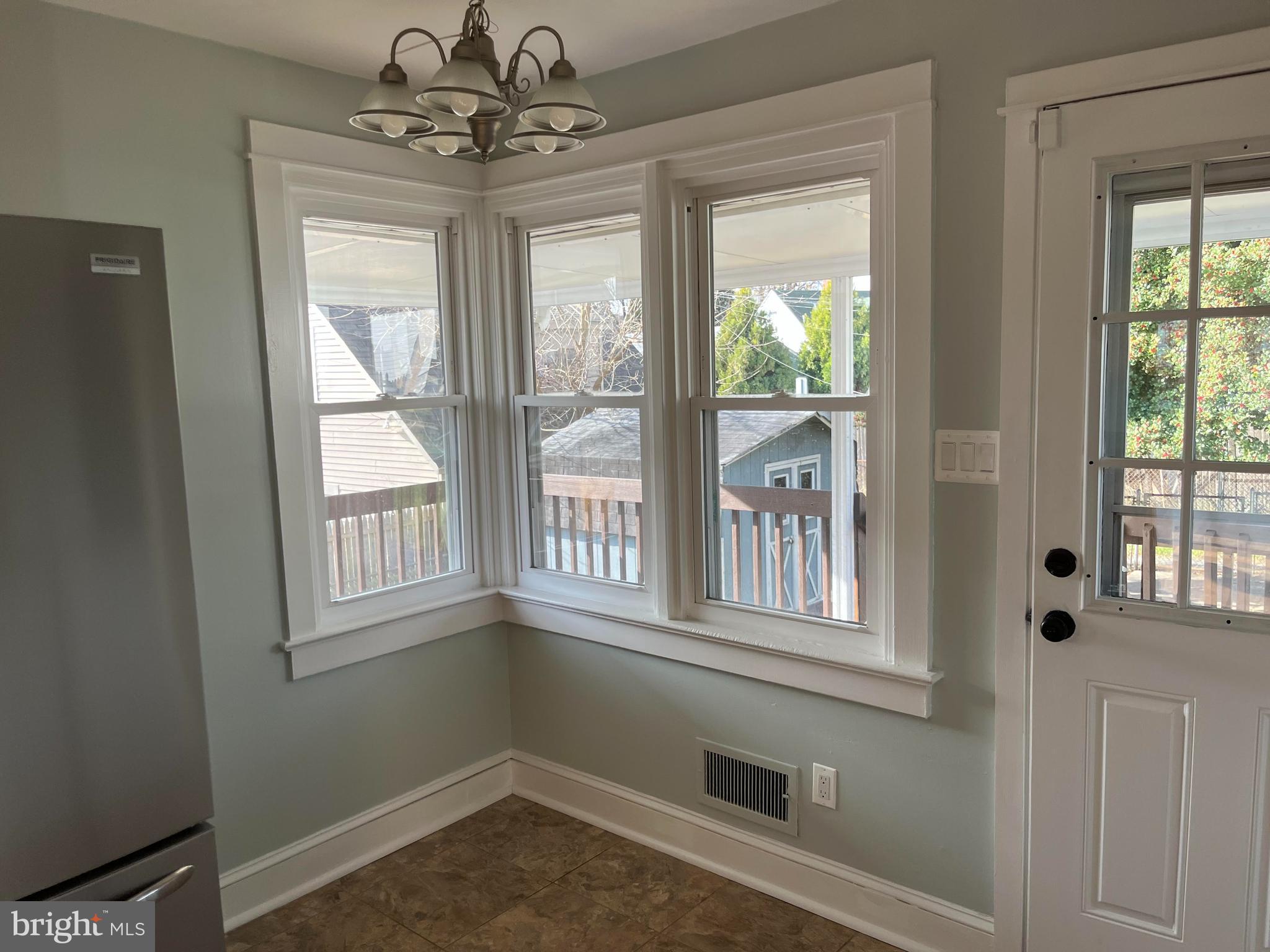 35 South Dupont Road Wilmington, DE 19804 - Photo 13 of 24 Kitchen
