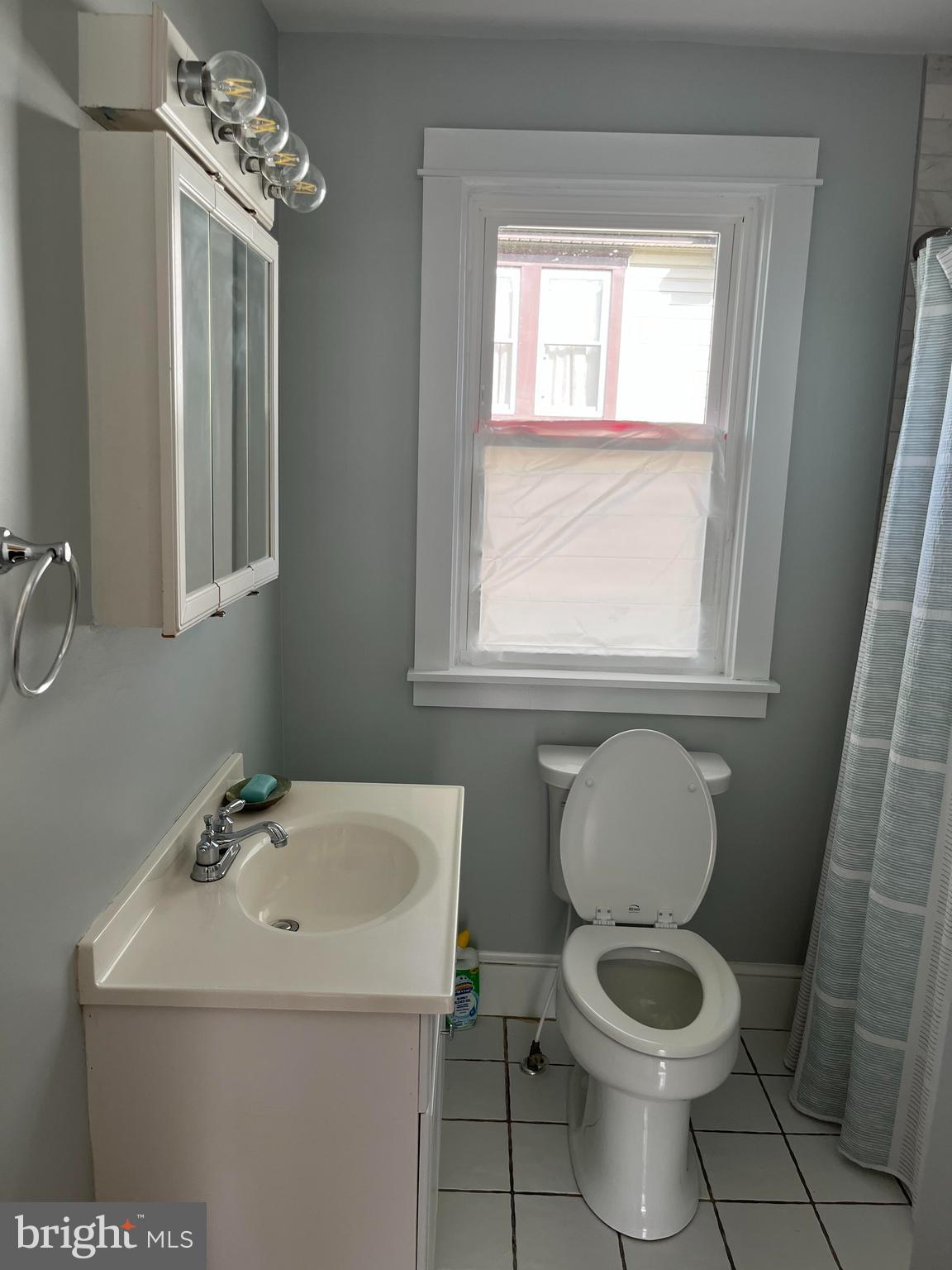 35 South Dupont Road Wilmington, DE 19804 - Photo 18 of 24 Bathroom
