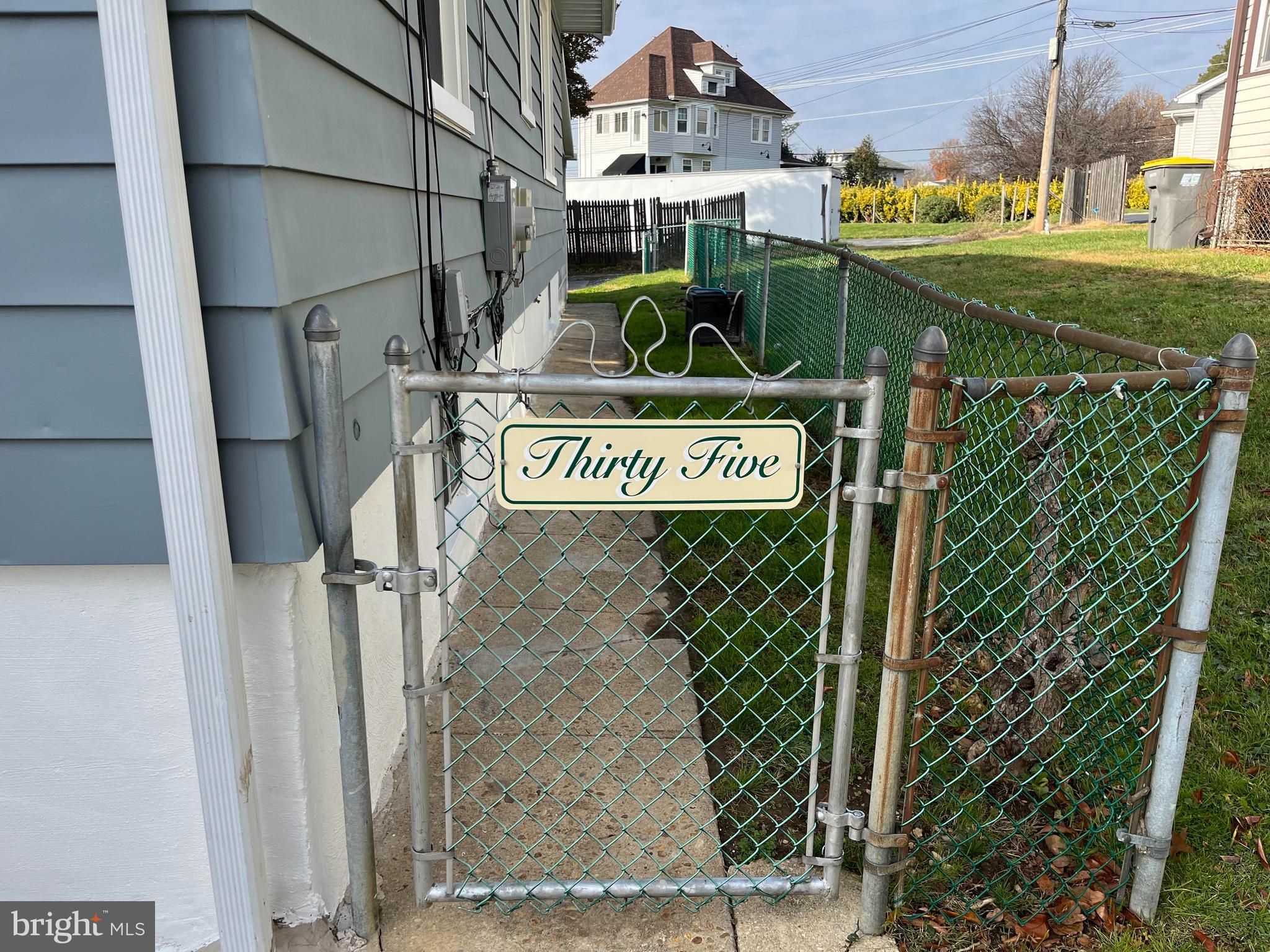 35 South Dupont Road Wilmington, DE 19804 - Photo 4 of 24