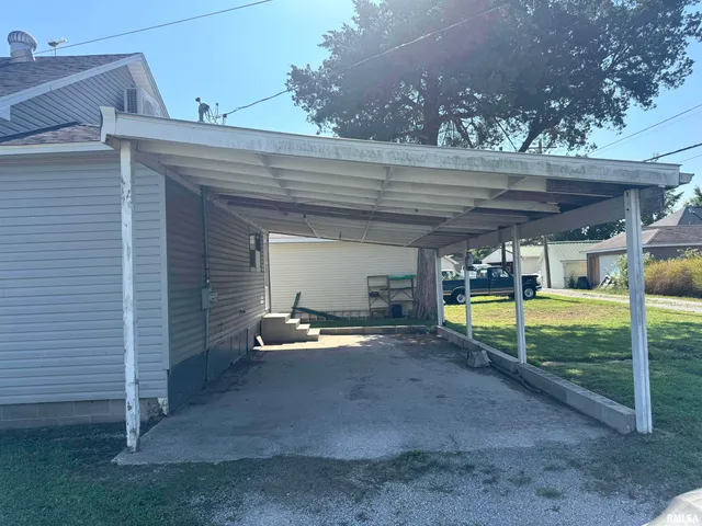 $40,000 | 4745 Highway 3, Wolf Lake, IL 62998