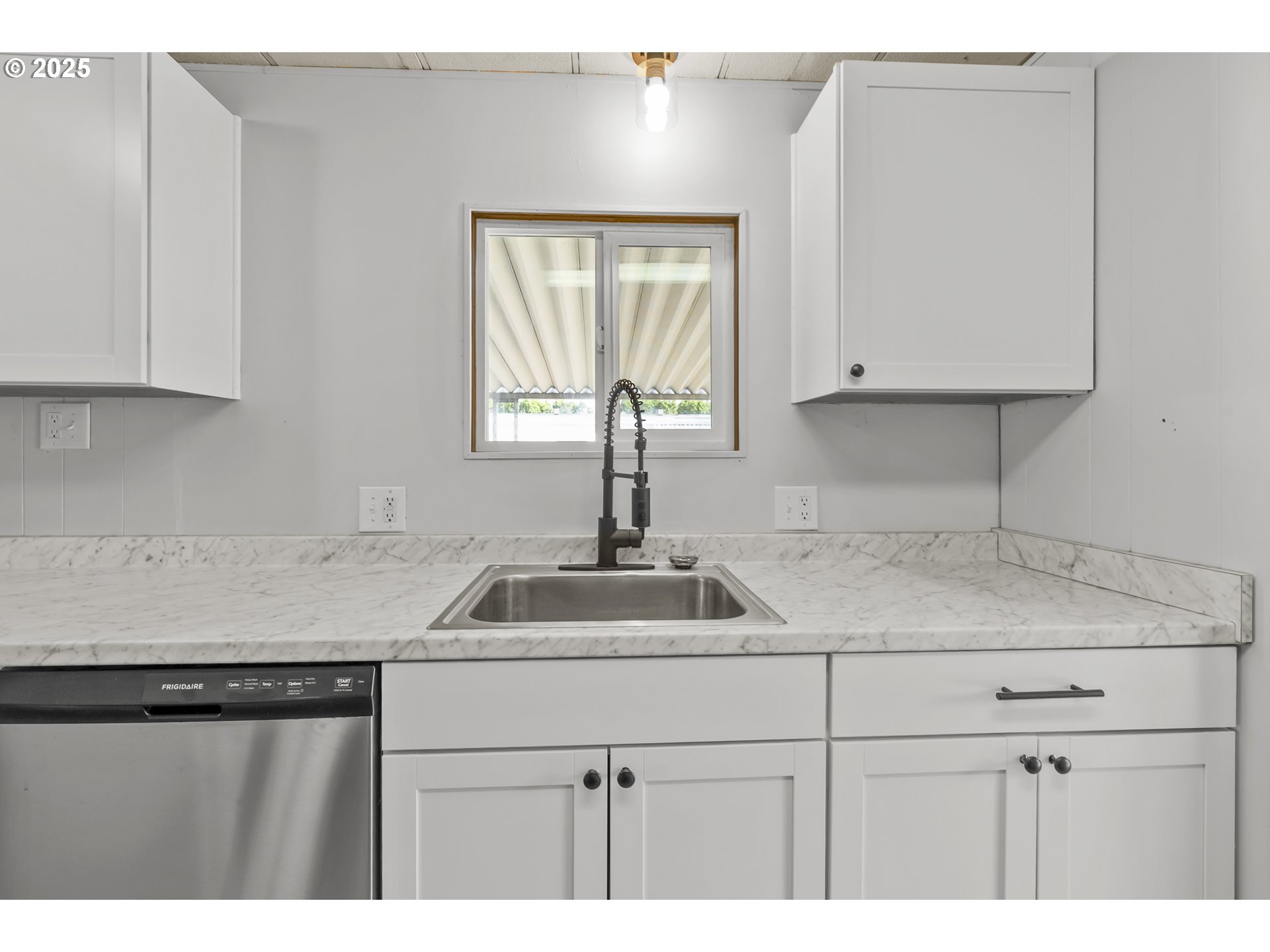 2902 East 2nd Street Newberg, OR 97132 - Photo 15 of 38