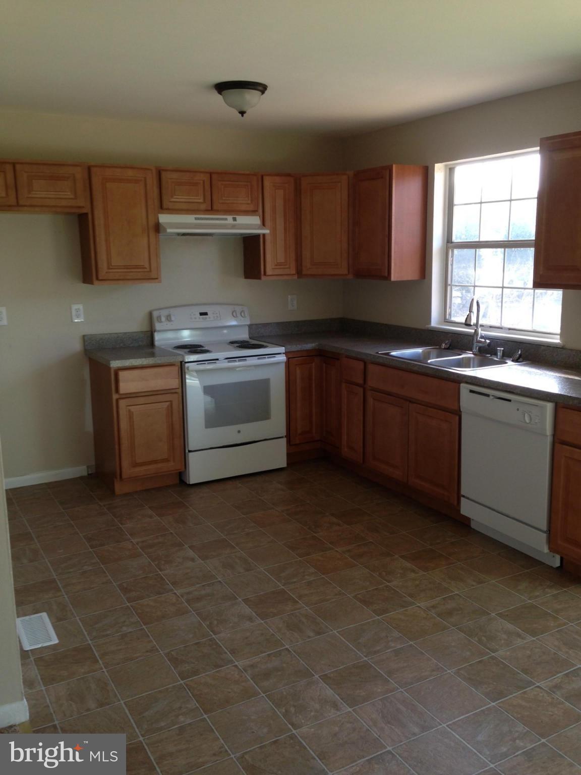 59 Point Pleasant Road Glen Burnie, MD 21060 - Photo 7 of 10 Kitchen