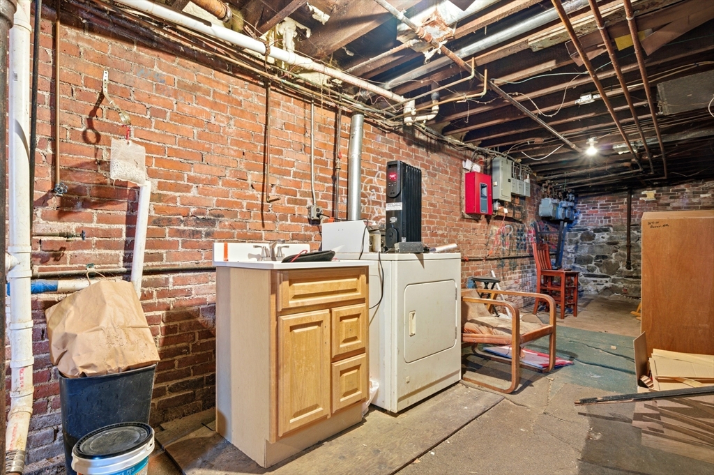 204 Washington Street, Unit 2 Somerville, MA 02143 - Photo 17 of 18