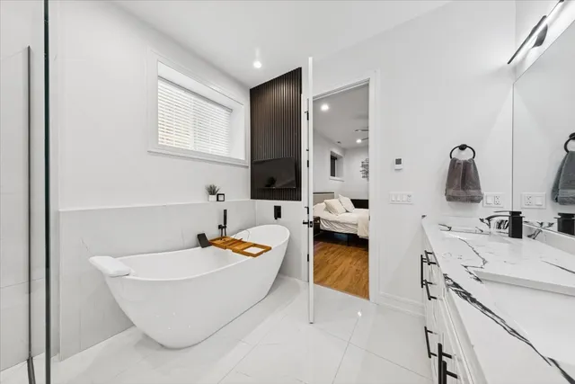 $795,000 | 3576 West Wabansia Avenue, Unit 1, Chicago, IL 60647