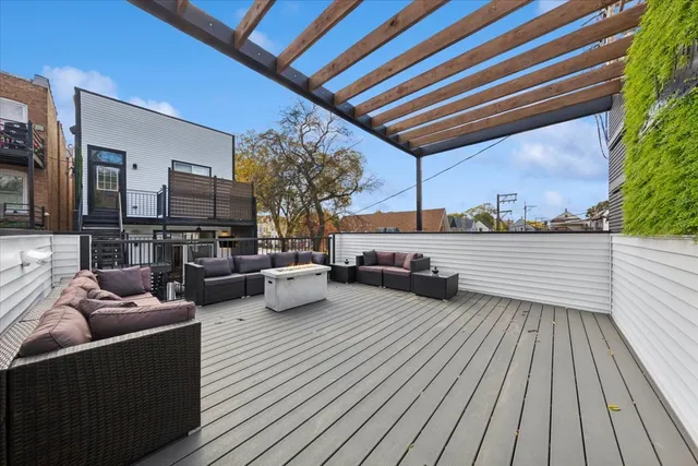 $795,000 | 3576 West Wabansia Avenue, Unit 1, Chicago, IL 60647