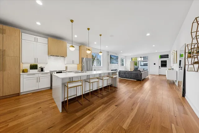 $795,000 | 3576 West Wabansia Avenue, Unit 1, Chicago, IL 60647