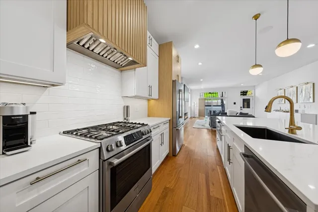 $795,000 | 3576 West Wabansia Avenue, Unit 1, Chicago, IL 60647