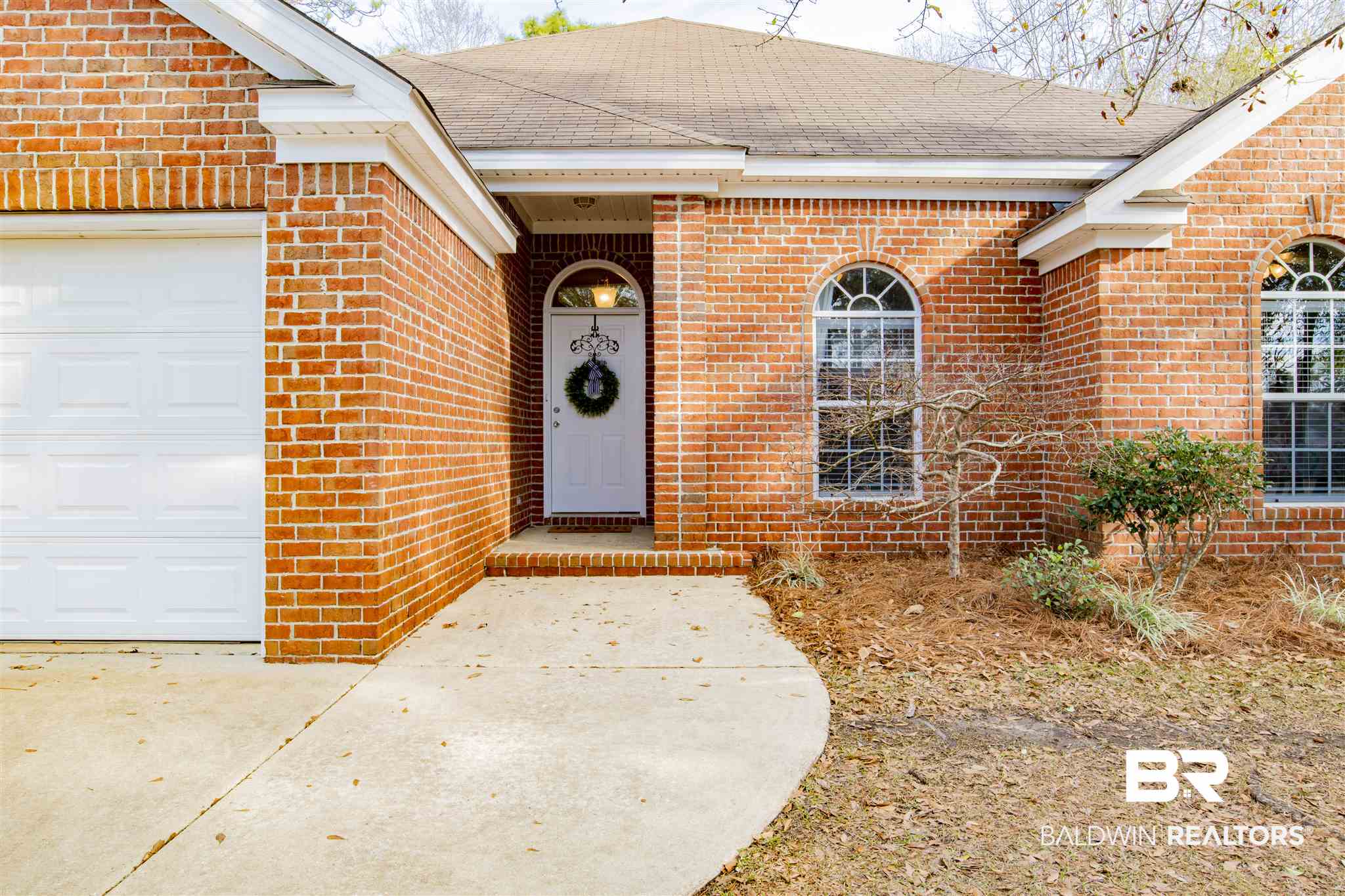 186 Lakeview Loop Daphne, AL 36526 - Photo 3 of 37