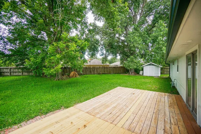 $2,100 | 10834 Parkland Woods Drive, Sugar Land, TX 77498