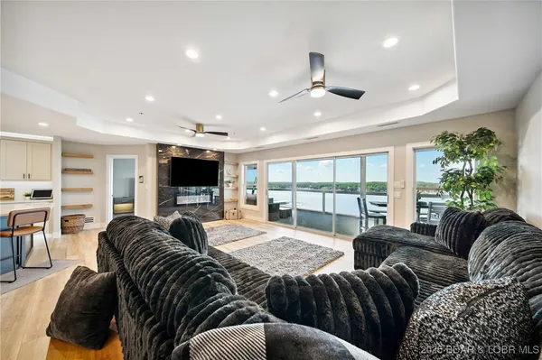 $695,000 | 116 Emerald Bay Drive, Unit 3C, Lake Ozark, MO 65049