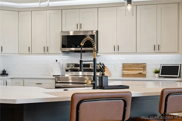 $695,000 | 116 Emerald Bay Drive, Unit 3C, Lake Ozark, MO 65049