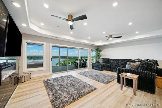 $695,000 | 116 Emerald Bay Drive, Unit 3C, Lake Ozark, MO 65049