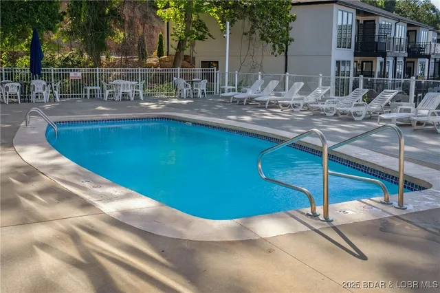 $695,000 | 116 Emerald Bay Drive, Unit 3C, Lake Ozark, MO 65049