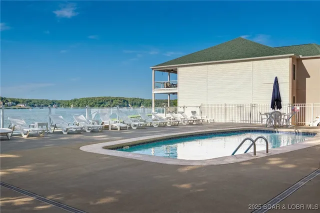 $695,000 | 116 Emerald Bay Drive, Unit 3C, Lake Ozark, MO 65049