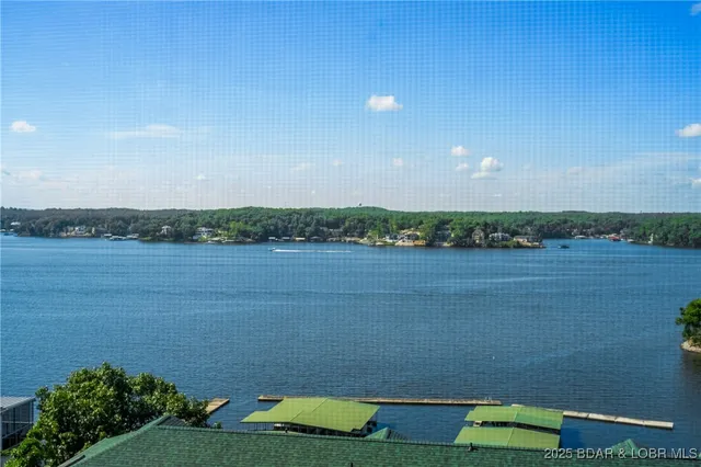 $695,000 | 116 Emerald Bay Drive, Unit 3C, Lake Ozark, MO 65049