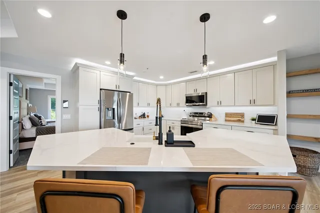 $695,000 | 116 Emerald Bay Drive, Unit 3C, Lake Ozark, MO 65049