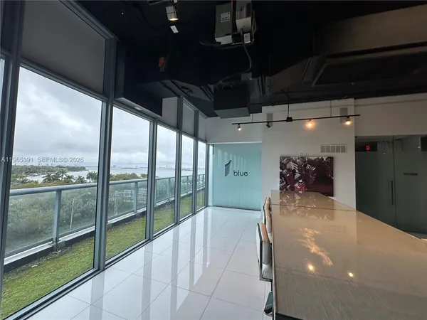 $3,650 | 601 Northeast 36th Street, Unit 3111, Miami, FL 33137