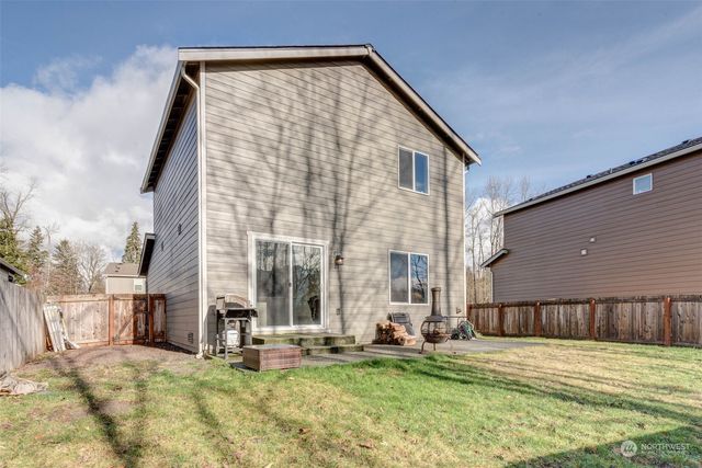 a view of a bird bath tub