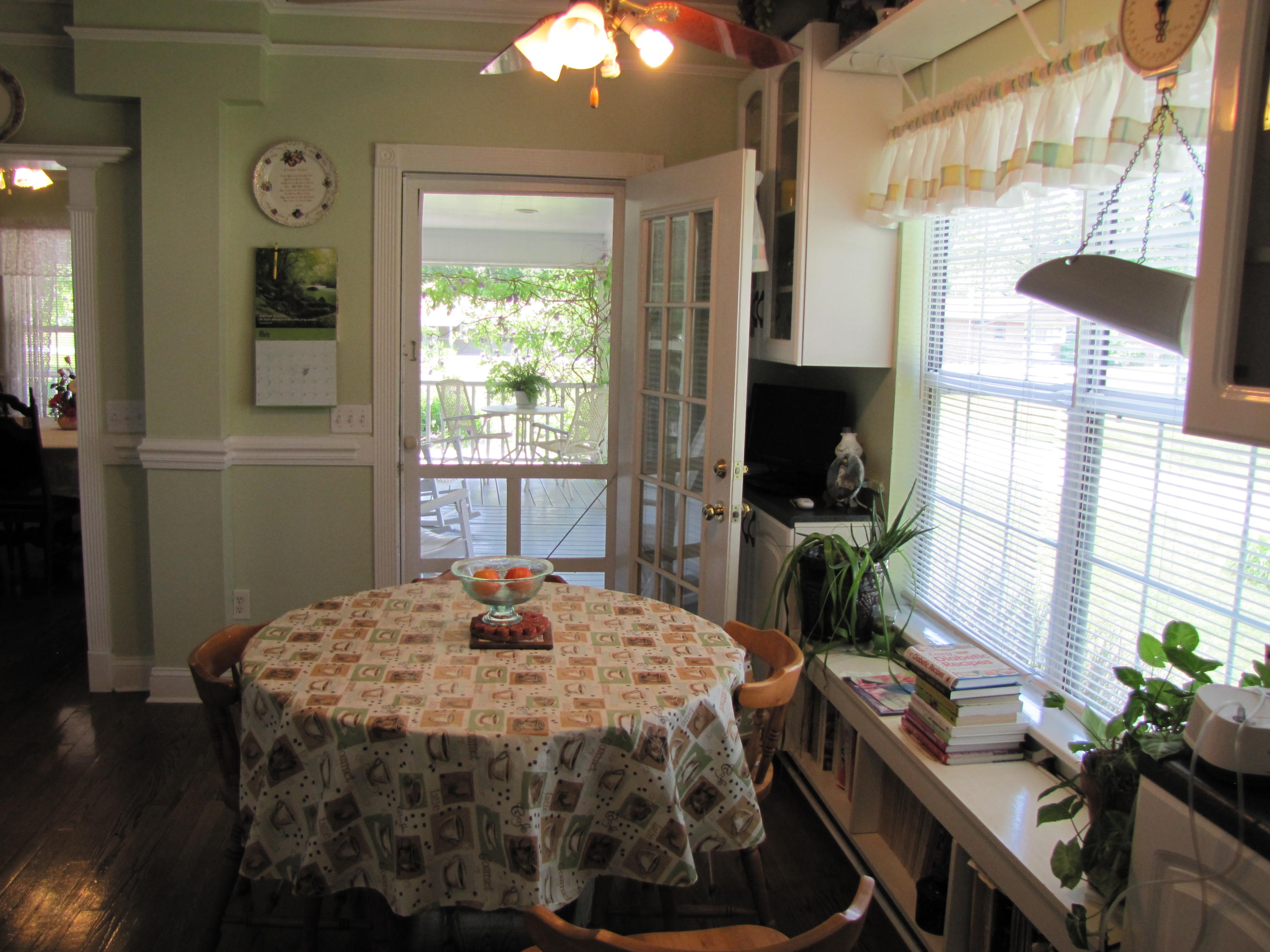 1038 Graysville Road Ringgold, GA 30736 - Photo 13 of 27 Donnahoo_EatInKitchen