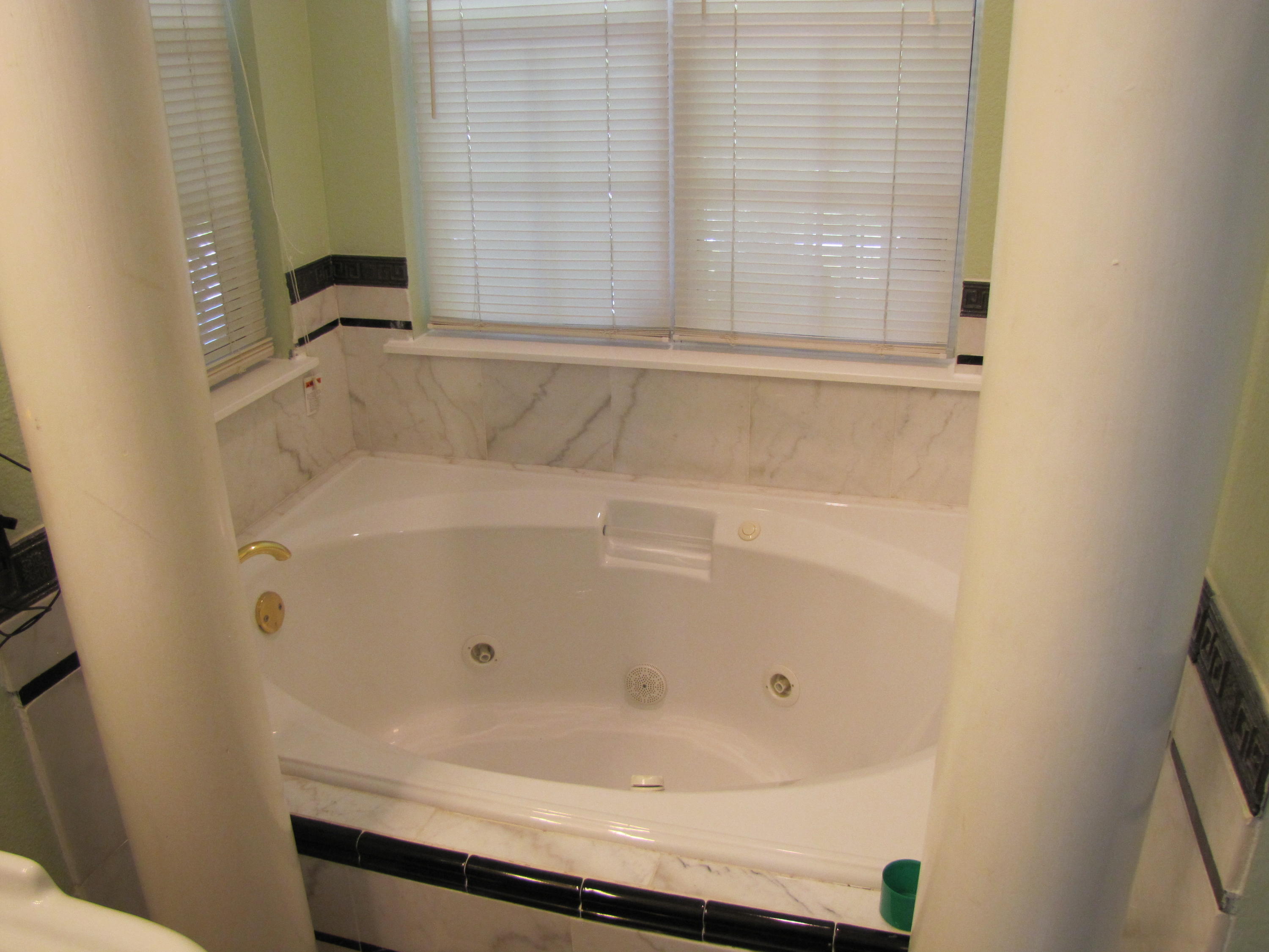 1038 Graysville Road Ringgold, GA 30736 - Photo 20 of 27 Donnahoo_Jacuzzi