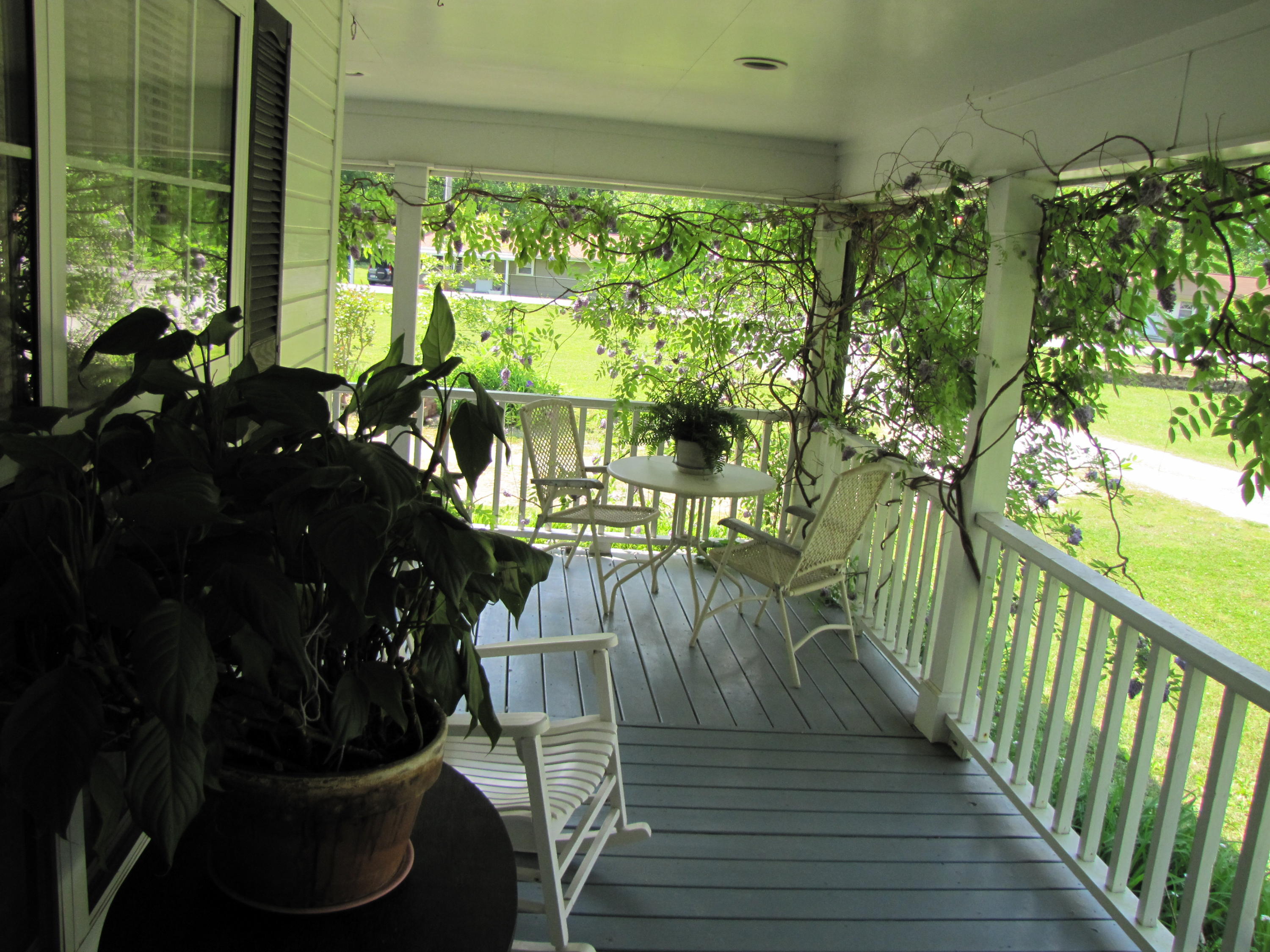 1038 Graysville Road Ringgold, GA 30736 - Photo 4 of 27 Donna_LeftPorch