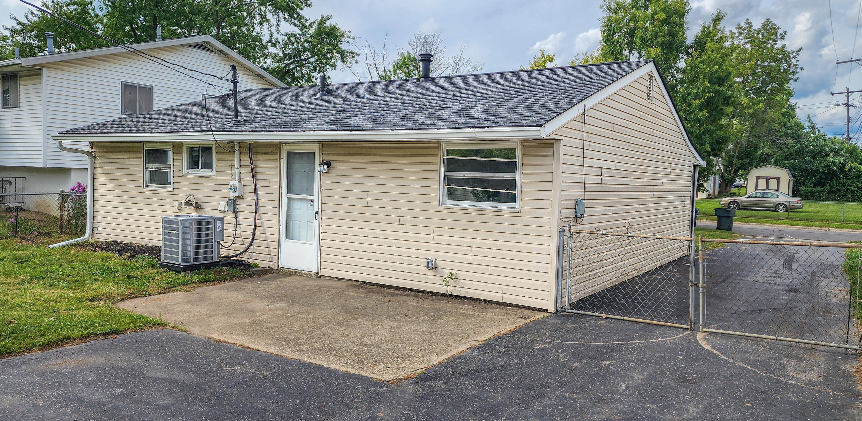 4029 Briggs Road Columbus, OH 43228 - Photo 30 of 33 Gallery Image 30