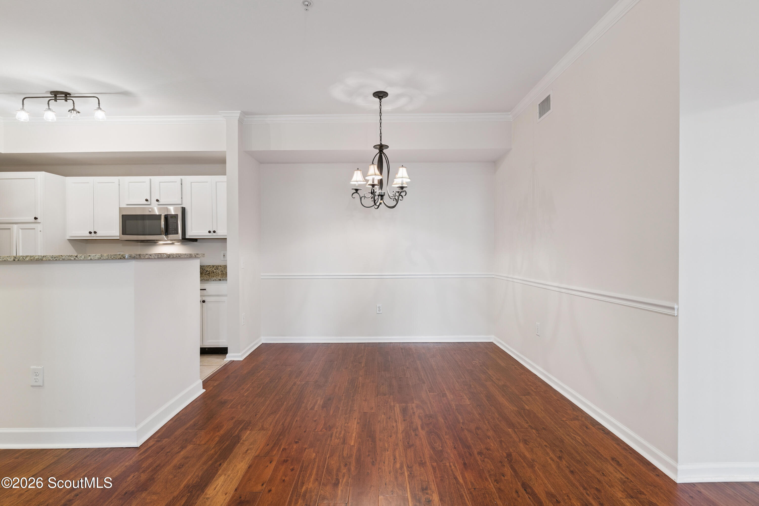 1704 Frederica Road, Unit 507 St. Simons Island, GA 31522 - Photo 9 of 43 Dining room