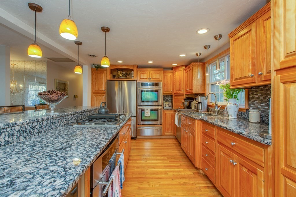 18 Michael Road Billerica, MA 01862 - Photo 4 of 42 Gallery Image 4