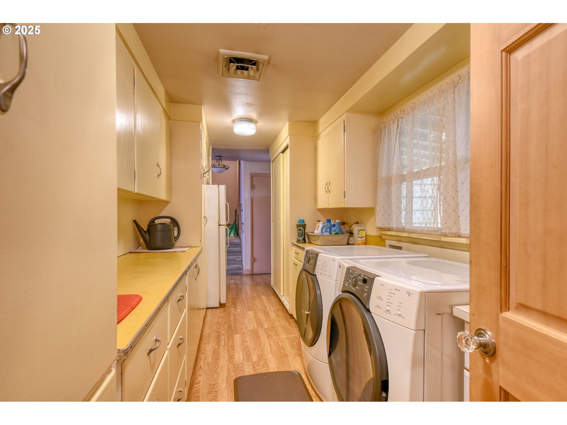 70930 Highway 207 Echo, OR 97826 - Photo 32 of 48 a view of a kitchen with sink washer and dryer