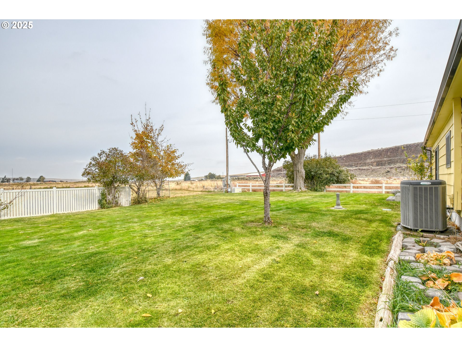 70930 Highway 207 Echo, OR 97826 - Photo 42 of 48 a view of yard with green space