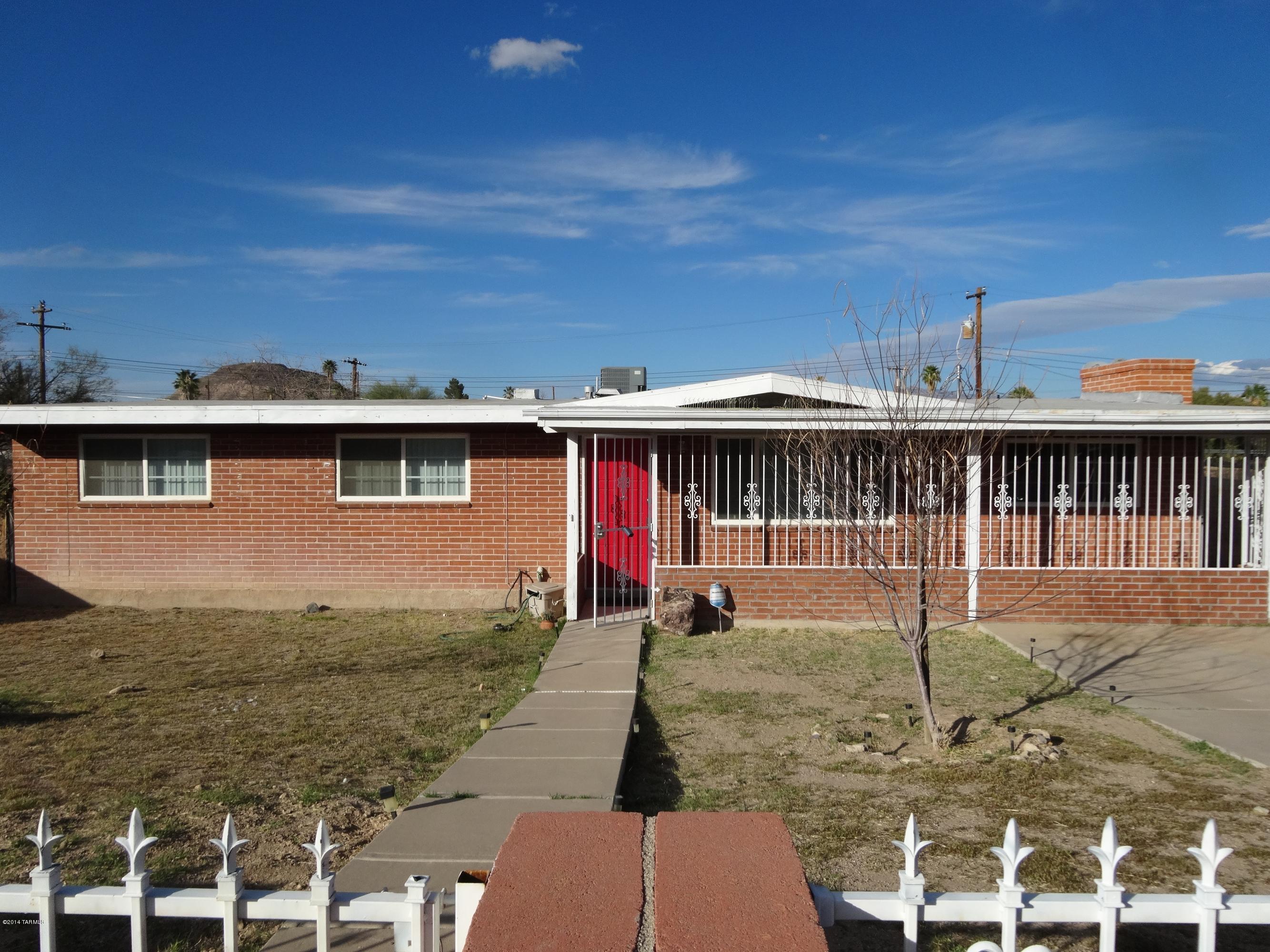 1832 West Astolat Road Tucson, AZ 85713 - Photo 1 of 36