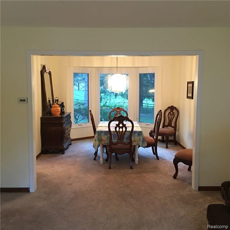 1974 Edgemont Court Rochester, MI 48306 - Photo 7 of 21 -139.jpg