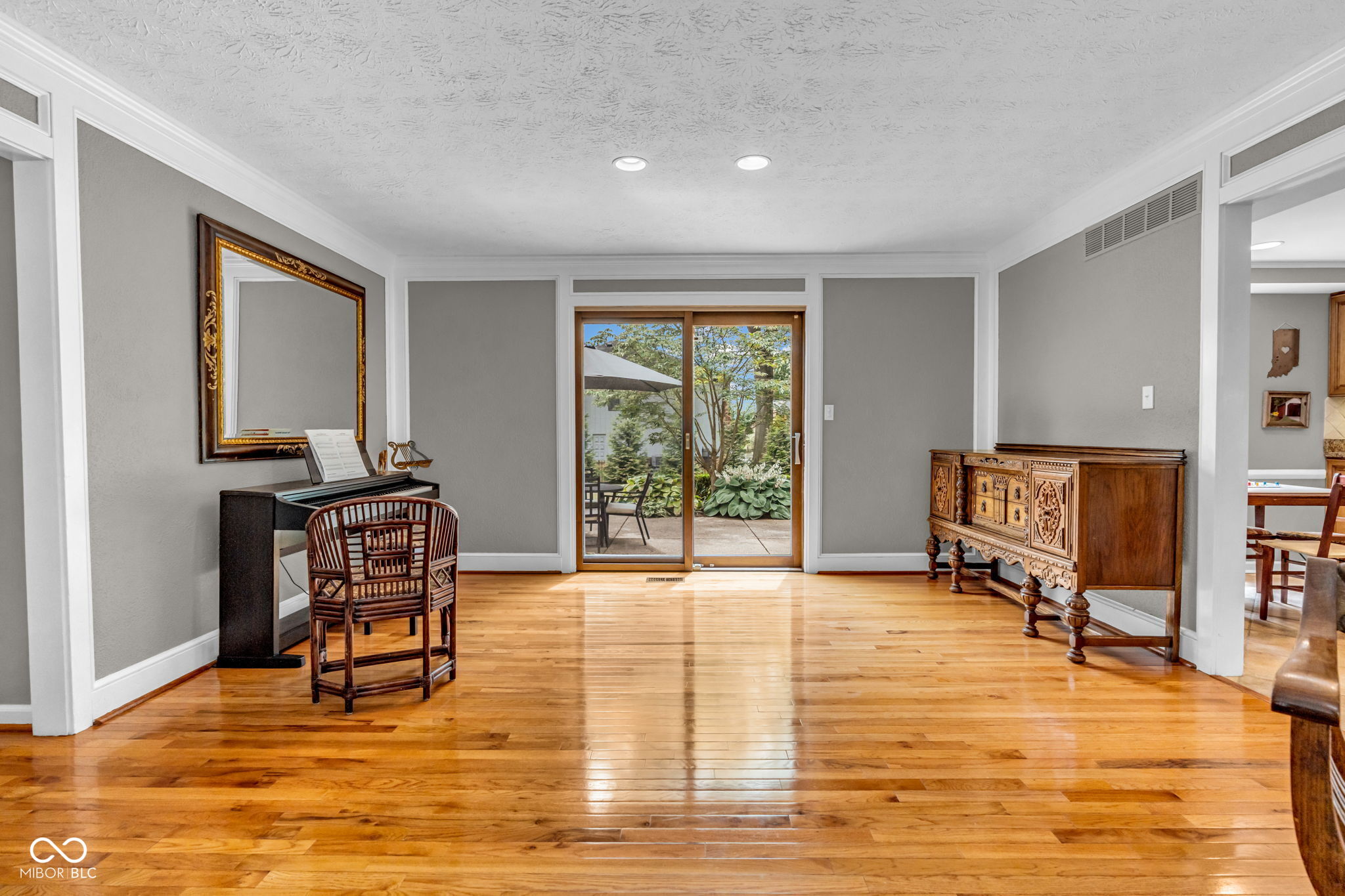 1213 Alderly Road Indianapolis, IN 46260 - Photo 14 of 65