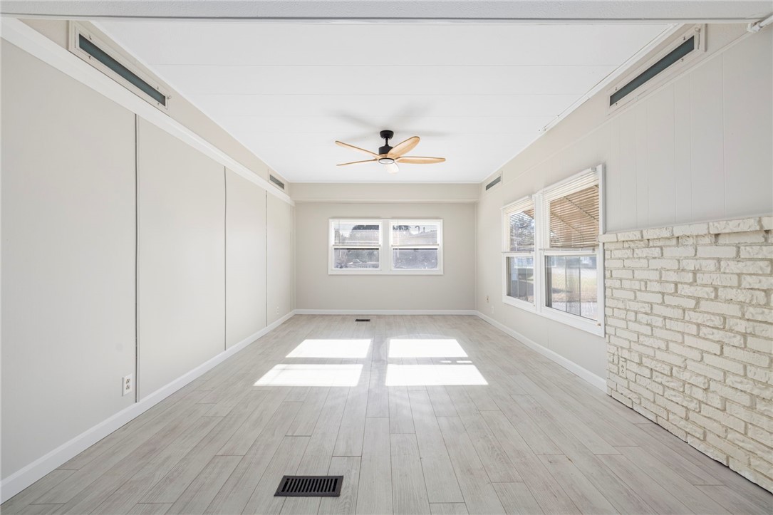 12 Valiant Drive Coventry, RI 02816 - Photo 5 of 33