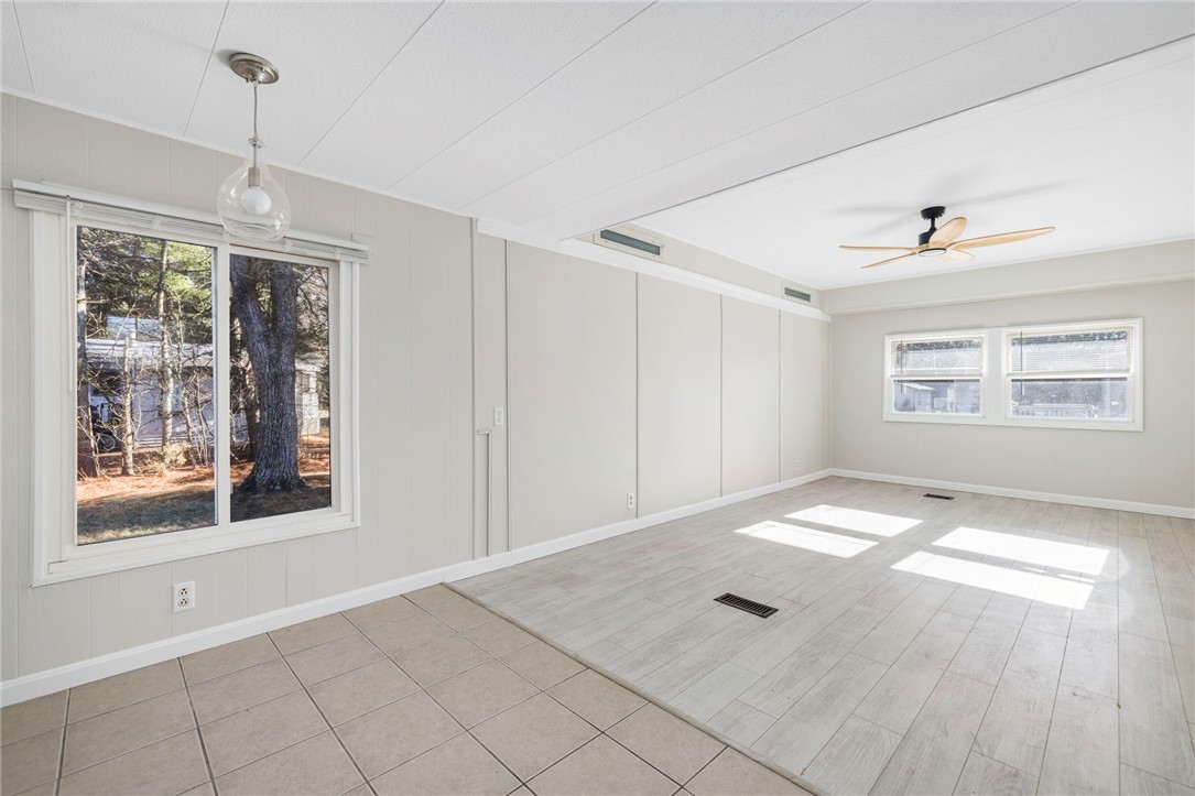 12 Valiant Drive Coventry, RI 02816 - Photo 6 of 33