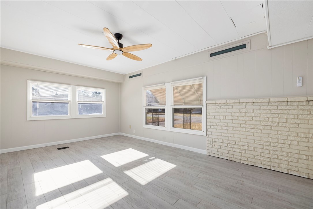 12 Valiant Drive Coventry, RI 02816 - Photo 7 of 33